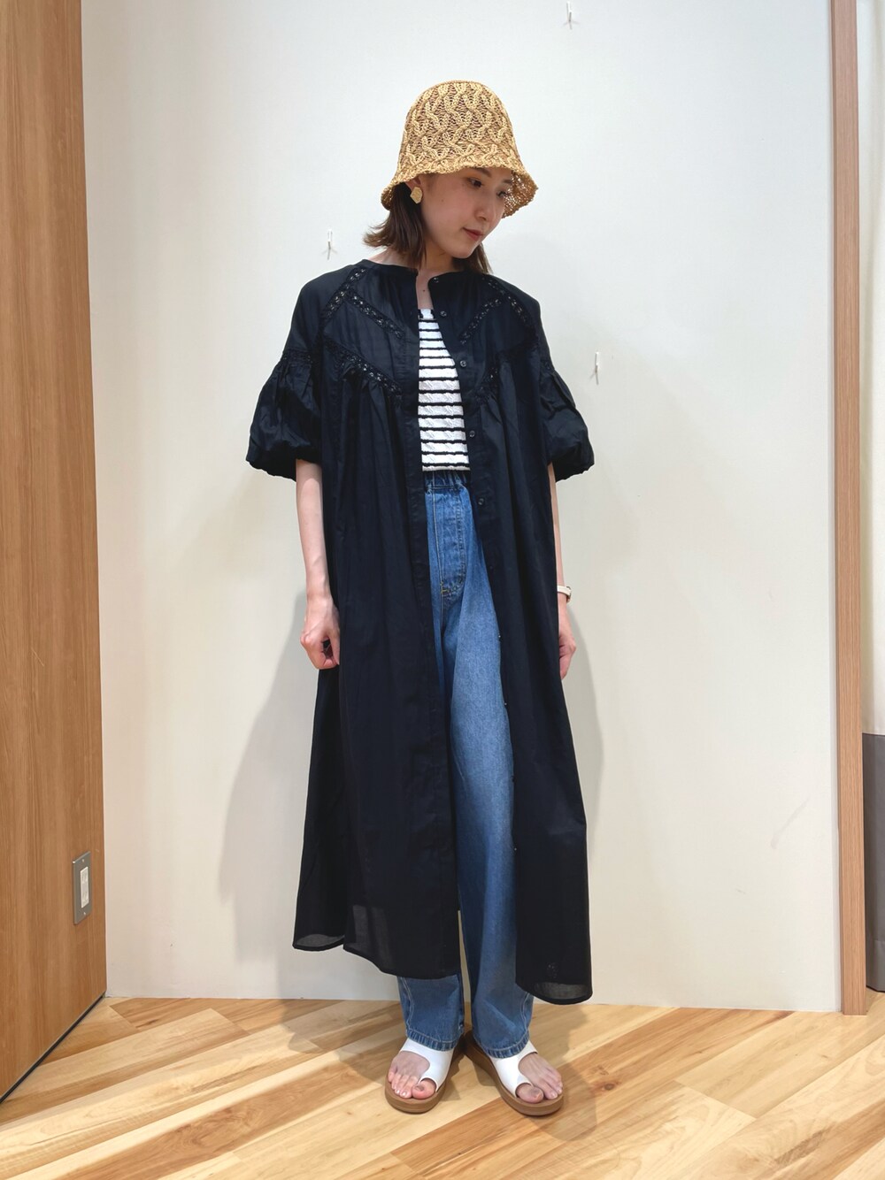 「着回しコーデ、夏、デニムコーデ、ノースリーブ、ブラック、SM2」｜「SM2のアイテム（ワンピース、ブラック系）」を使った、arisaさん（レディース・160cm）の夏コーディネートの1枚目の写真