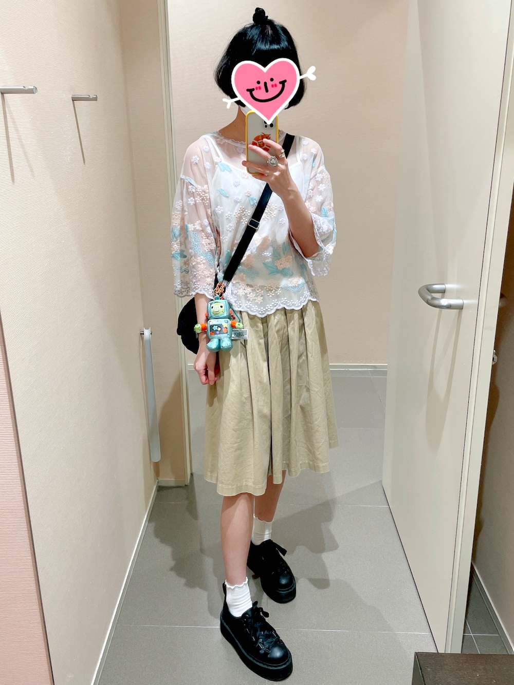 「ootd、夏、日系極簡、w closet」｜「w closetのフラワー刺繍スカラップレースプルオーバー（トップス、ホワイト系）」を使った、beiさん（レディース・166cm）の夏コーディネートの1枚目の写真