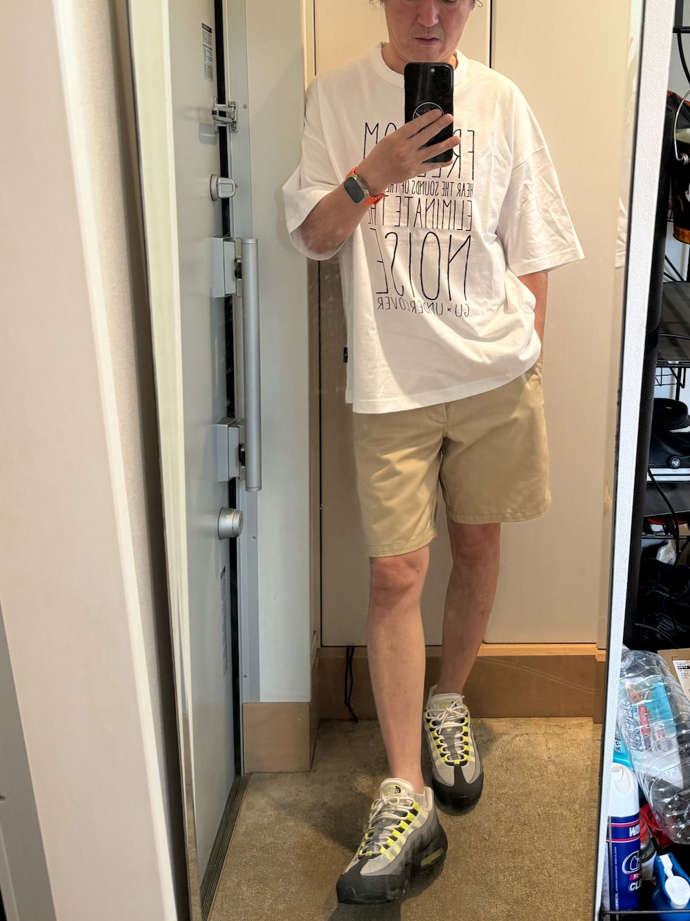 「春夏コーデ、ストリートコーデ、今日のコーデ、シンプル、ファッションを楽しもう、スニーカーコーデ、白Tシャツ、シンプルスタイル、シンプルコーデ、アメカジコーデ、夏服、GU、ショーツ、半袖Ｔシャツ、ショートパンツ」｜「GU × UNDERCOVERのアイテム（Tシャツ/カットソー、ホワイト系）」を使った、Keigo Ozawaさん（メンズ・173cm）の春コーディネートの1枚目の写真