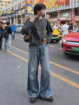 「WYM LIDNM(ウィム バイ リドム)のPIGMENT DYED HENLEY L/S TEE(Tシャツ/カットソー)」を使った、syogoさん(メンズ・180cm)の春コーディネート