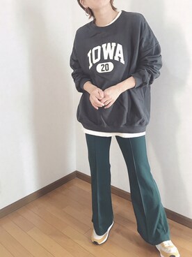 「Auntie Rosa Holiday（アンティローザホリデー）のIOWAカレッジロゴルーズスウェット（スウェット）」を使った、あゆさん（レディース・157cm）の秋コーディネート