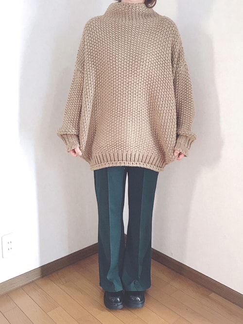 フレームワーク 24AW セミフレアパンツ センタープレス ストレッチ 日本製 セール】“なんか素敵”余裕を感じる大人の脚長フレア。夏の必需品