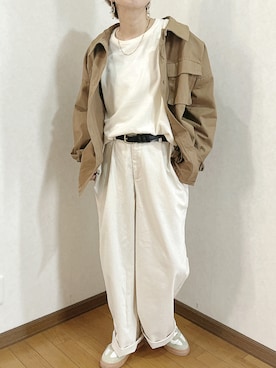 「ホワイトスニーカー」｜「アイテム（ミリタリージャケット）」を使った、あゆさん（レディース・157cm）の春コーディネート