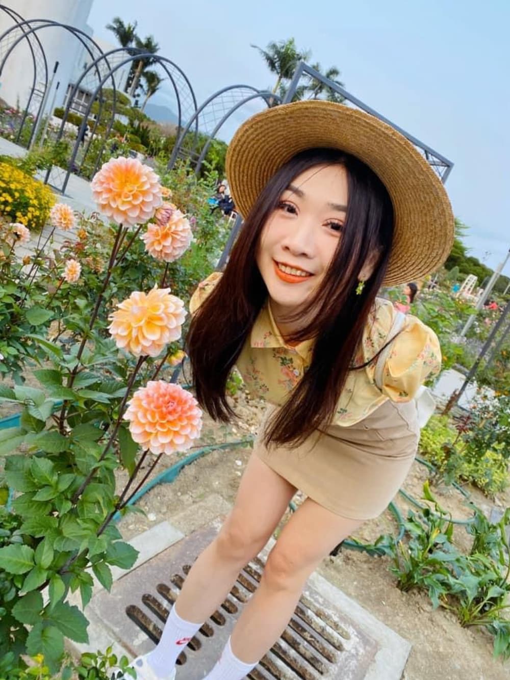 「ootd、outfit、flower、moussy、AcneStudios、spring、vintage、girl、Taiwan、NIKE」｜「MOUSSYのCANOTIER HAT（ハット、ベージュ系）」を使った、Zooeyさん（レディース・165cm）の秋コーディネートの1枚目の写真