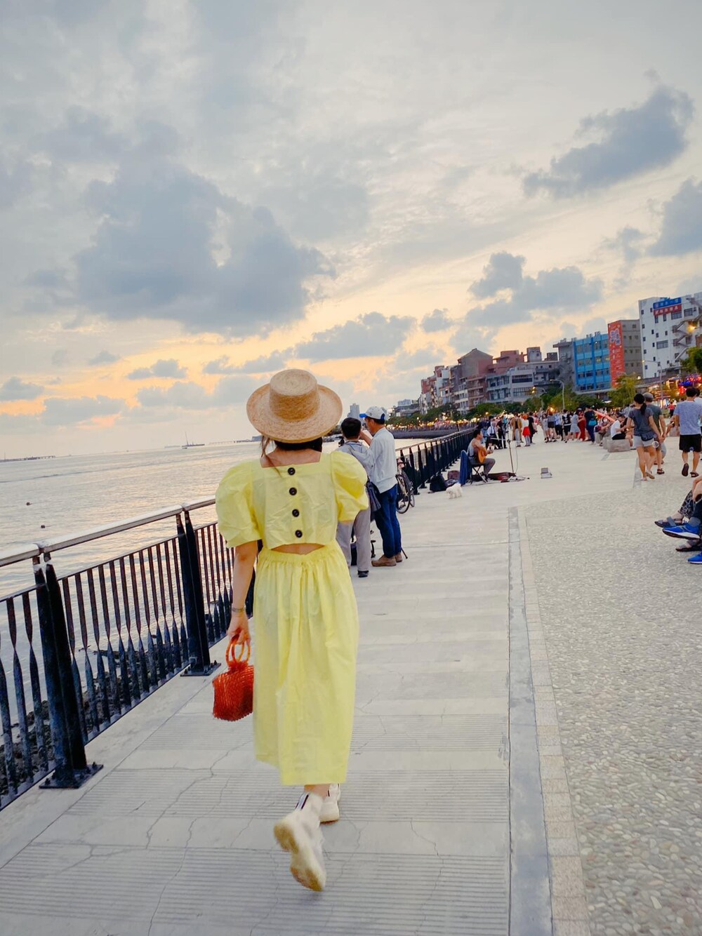 「ootd、outfit、vintage、oldskool、90’s、Ray BEAMS、&otherstores、snidel、CASIO、summer style、dress」｜「Ray BEAMSのRay BEAMS / ラフィア ブリム アップ ハット（ハット、ベージュ系）」を使った、Zooeyさん（レディース・165cm）の秋コーディネートの1枚目の写真