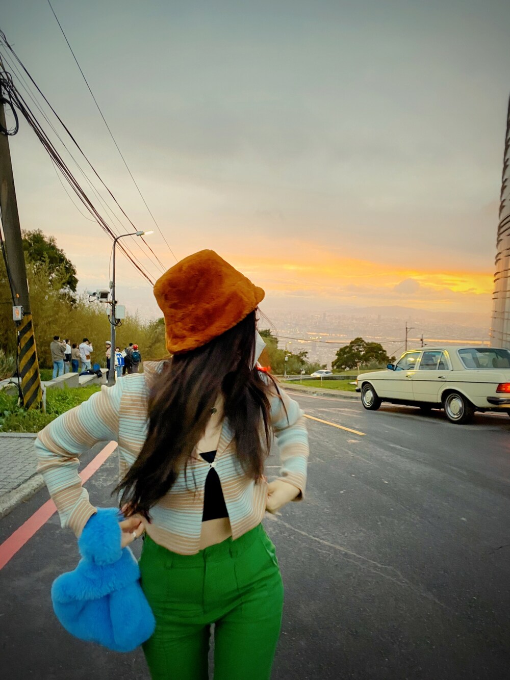 「ootd、outfit、vintage、oldskool、RETRO GIRL、winter wearing、lookbook、JEANASiS、CASIO、90’s」｜「CASIOのアイテム（腕時計、シルバー系）」を使った、Zooeyさん（レディース・165cm）の冬コーディネートの1枚目の写真