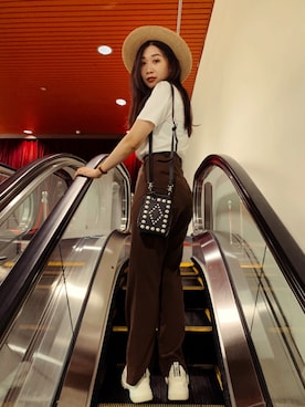 Zooeyさんの（AZUL by moussy | アズールバイマウジー）を使ったコーディネート