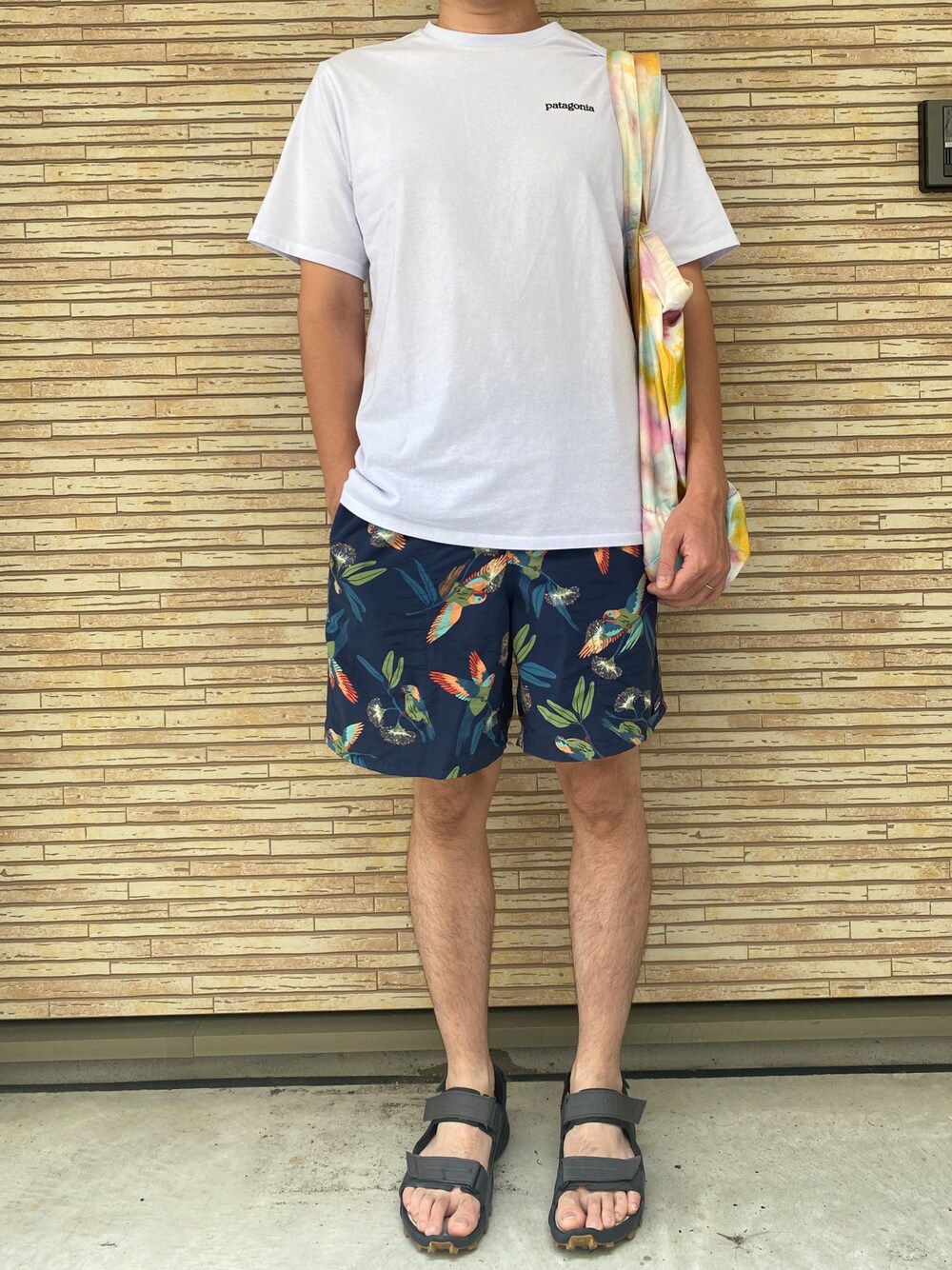 「patagoniaのアイテム（Tシャツ/カットソー、ホワイト系）」を使った、naca2015さん（メンズ・170cm）の夏コーディネートの1枚目の写真