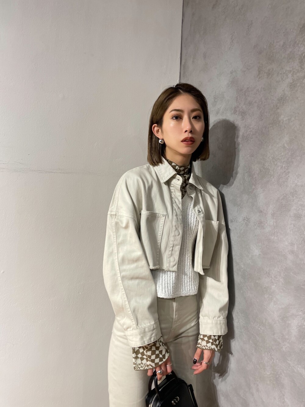 「EMODA、EMODASTAFF、セットアップ、デニムコーデ」｜「EMODAのボールドカットデニムショートジャケット（デニムジャケット、ホワイト系）」を使った、EMODA Official_STAFFさん（レディース・172cm）の春コーディネートの1枚目の写真