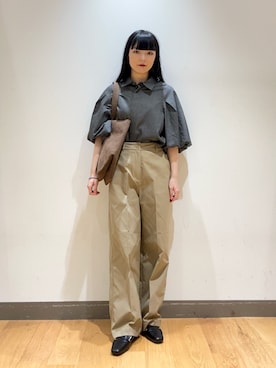 「URBAN RESEARCH（アーバンリサーチ）のグラフチェック袖ボリュームシャツ（シャツ/ブラウス、ブラック系）」を使った、まりなさん（レディース・159cm）の秋コーディネート