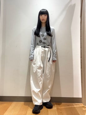 「KBF（ケイビーエフ）のベルトSETタックパンツ（その他パンツ、ホワイト系）」を使った、まりなさん（レディース・159cm）の秋コーディネート
