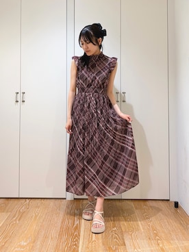 「NATURAL BEAUTY BASIC（ナチュラルビューティーベーシック）のオータムチェックシャーリングワンピース（One piece dress、ブラウン系）」を使った、mo-riさん（レディース・161cm）の夏コーディネート