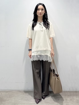 「OPAQUE.CLIP（オペークドットクリップ）の裾レースアシメカットソー【洗濯機OK】（Tシャツ/カットソー、ホワイト系）」を使った、yuicciさん（レディース）の秋コーディネート