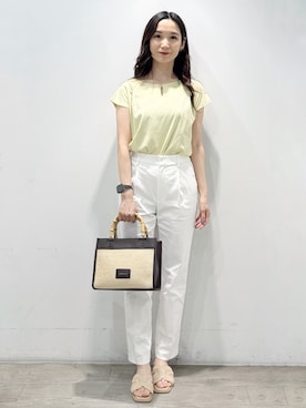 「index（インデックス）の【接触冷感】ビジューキーネックフレンチトップス《UVケア／洗濯機OK／XS～3L／8col》（Tシャツ/カットソー、イエロー系）」を使った、yuicciさん（レディース）の夏コーディネート