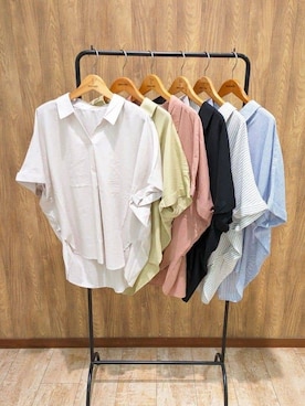 「SHOO・LA・RUE（シューラルー）の【S-LL/UV/ひんやり/抗菌防臭】体型を自然にカバー フレンチリネンブレンド襟付ドルマンシャツ（シャツ/ブラウス、グレー系）」を使った、mikaさん（レディース）の夏コーディネート