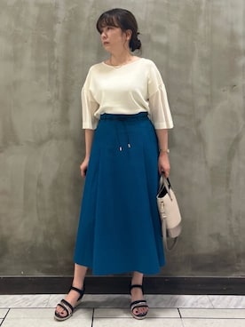 「grove（グローブ）のコードリボンタックAラインスカート（スカート、ブルー系）」を使った、すえさん（レディース・158cm）の夏コーディネート