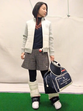 「アイテム（レッグウォーマー、ホワイト系）」を使った、saosao.golfさん（レディース・164cm）の冬コーディネート
