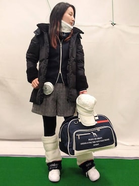 「アイテム（ネックウォーマー/スヌード、ホワイト系）」を使った、saosao.golfさん（レディース・164cm）の冬コーディネート
