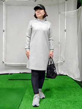 「アイテム（サンバイザー）」を使った、tomoさん（レディース・161cm）の秋コーディネート