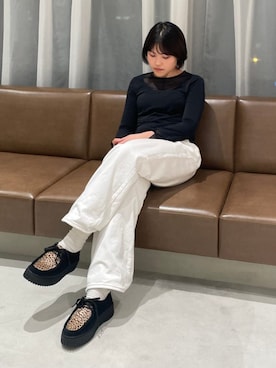 「アイテム（モカシン/デッキシューズ）」を使った、Clarks Japanさん（レディース・162cm）の冬コーディネート