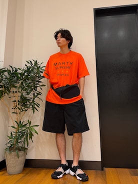 「URBAN RESEARCH（アーバンリサーチ）のURBAN RESEARCH×MARTY SUPREME×A24　SOLID 3STAR LOGO T-SHIRTS（Tシャツ/カットソー、オレンジ系）」を使った、コタローさん（メンズ・168cm）の夏コーディネート