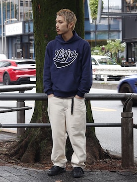 「WISM（ウィズム）のLiju / リジュ Gallery LIJU CHENILLE HOODIE（パーカー、ブルー系）」を使った、YOSHIMURAさん（メンズ・170cm）の夏コーディネート
