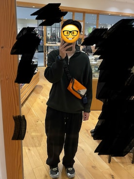 「アイテム（ボディバッグ/ウエストポーチ）」を使った、nogitererunarenkaさん（メンズ・178cm）の秋コーディネート