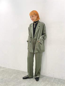 「サテンパンツ」｜「アイテム（その他アウター）」を使った、SHINさん（レディース・155cm）の秋コーディネート