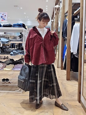 「アイテム（ローファー）」を使った、K・Nさん（レディース・161cm・40代）の秋コーディネート