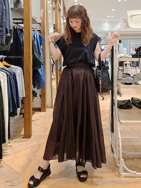 「アイテム（ハンドバッグ）」を使った、K・Nさん（レディース・161cm・40代）の夏コーディネート