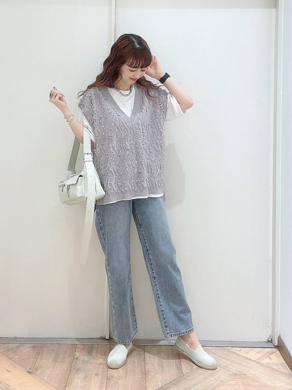 「カジュアル、若見え、きれいめ、ママコーデ、GLOBAL WORK、デニムパンツ」｜「GLOBAL WORKのGOODデニムストレートパンツ/209645（デニムパンツ、ブルー系）」を使った、K・Nさん（レディース・161cm）の夏コーディネートの1枚目の写真