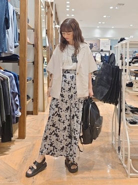 「アイテム（テーラードジャケット）」を使った、K・Nさん（レディース・161cm・40代）の夏コーディネート
