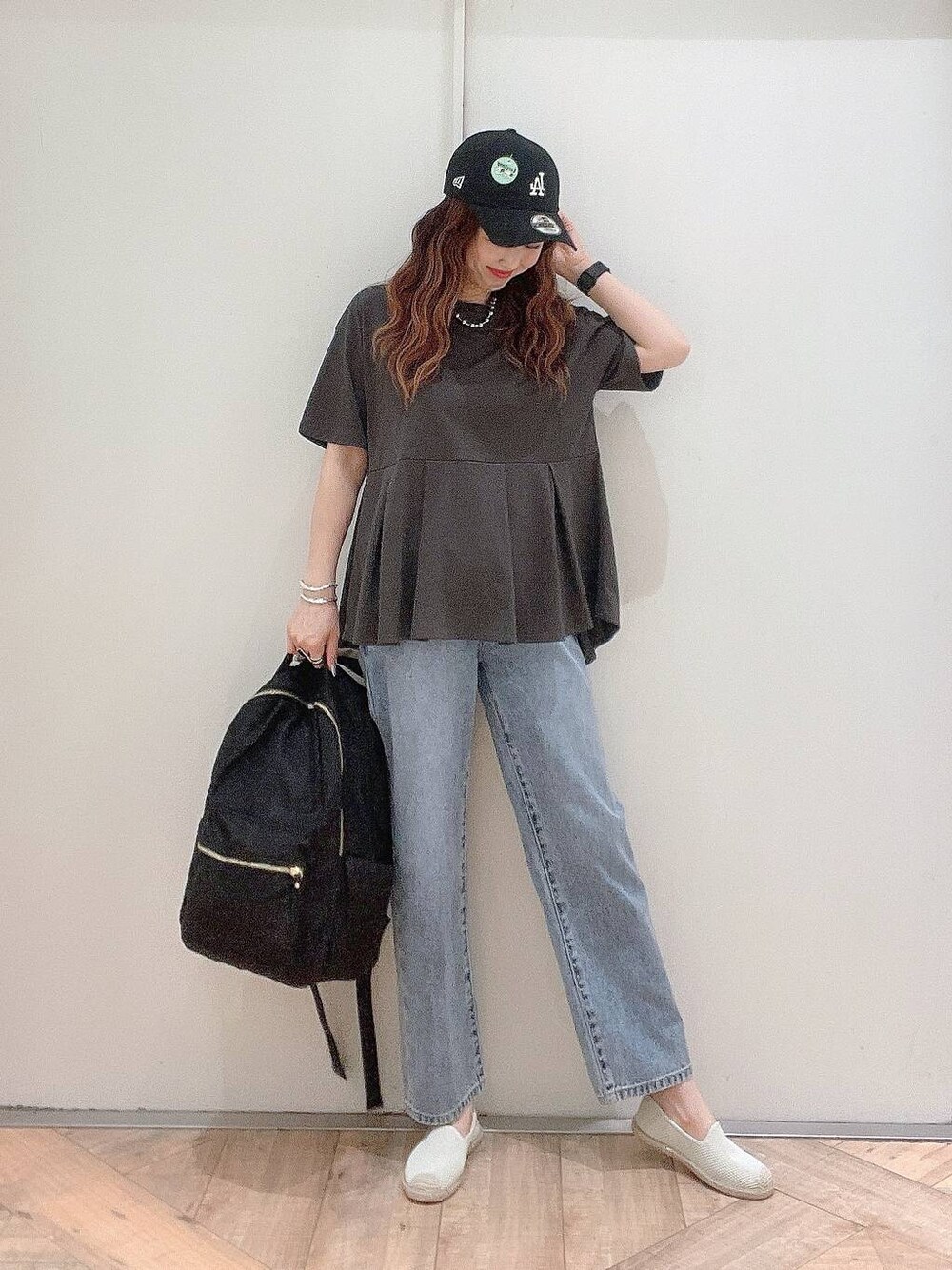 「カジュアル、若見え、きれいめ、ママコーデ、GLOBAL WORK、デニムパンツ」｜「GLOBAL WORKのGOODデニムストレートパンツ/209645（デニムパンツ、ブルー系）」を使った、K・Nさん（レディース・161cm）の夏コーディネートの1枚目の写真