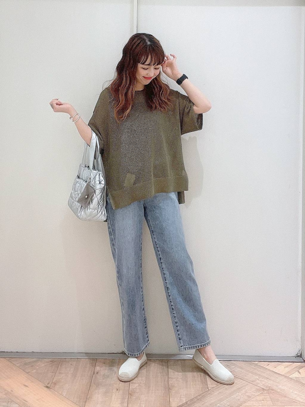 「カジュアル、若見え、きれいめ、ママコーデ、GLOBAL WORK、デニムパンツ」｜「GLOBAL WORKのGOODデニムストレートパンツ/209645（デニムパンツ、ブルー系）」を使った、K・Nさん（レディース・161cm）の夏コーディネートの1枚目の写真