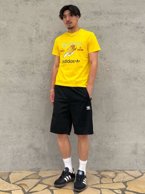 アディカラーファイヤーバードショーツ