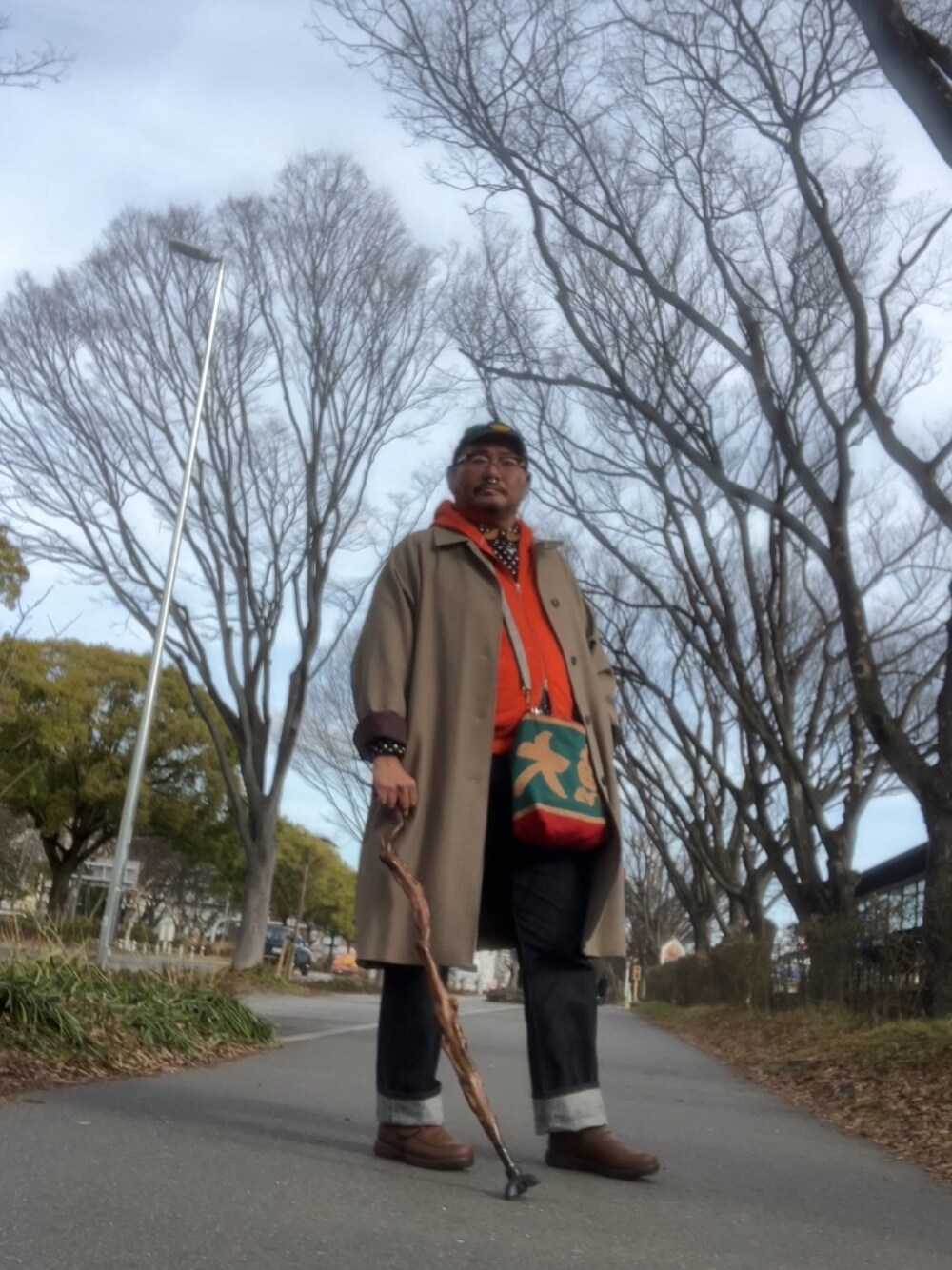 「秋冬コーデ、おじさんだって服が好き、デブでもオシャレ、デブですがなにか？」｜「GUのアイテム（チェスターコート、ブラウン系）」を使った、メルヘン翁さん（メンズ・178cm）の冬コーディネートの1枚目の写真