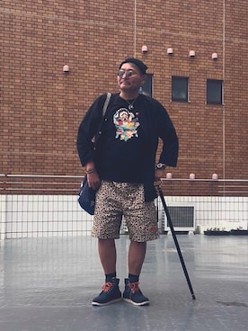 「crocs（クロックス）のアイテム（シューズ）」を使った、　　鶴屋丸芳露さん（メンズ・180cm）の春コーディネート