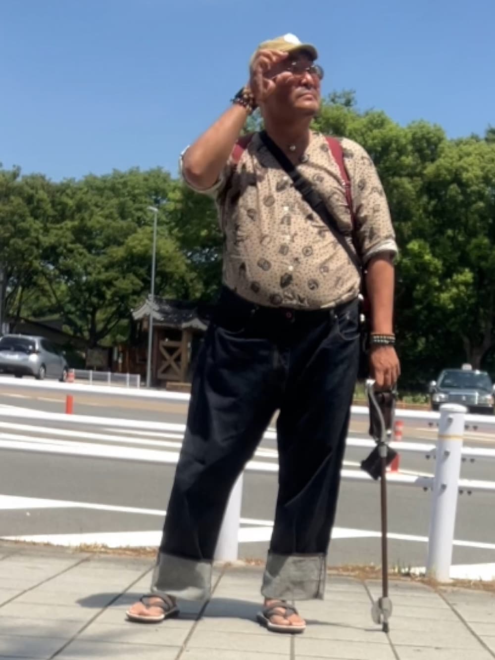 「でぶ、デブでもオシャレ、デブですがなにか？、おじさん、メガネ×帽子、メガネおやじ、和風ミックス、杖」｜「go slow caravanのアイテム（キャップ、ベージュ系）」を使った、メルヘン翁さん（メンズ・178cm）の夏コーディネートの1枚目の写真
