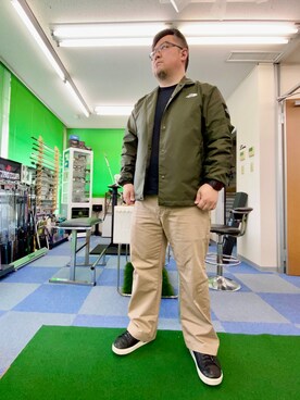 「AVIREX（アヴィレックス）のアイテム（パンツ）」を使った、101mmgさん（メンズ・175cm）の冬コーディネート