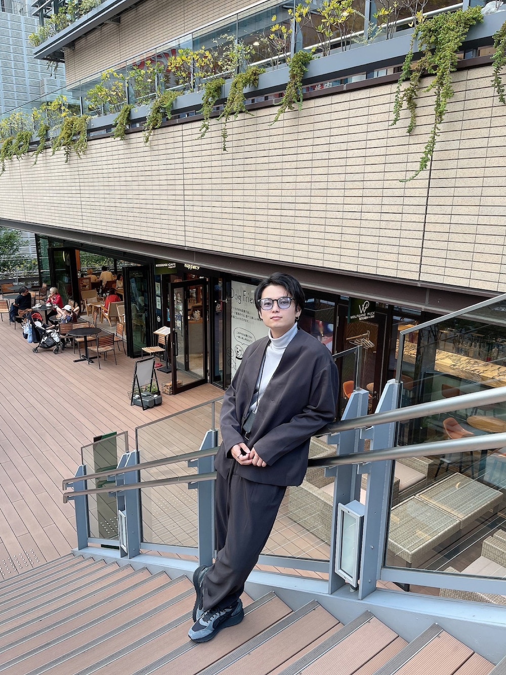 WYM LIDNMのノーカラージャケットを使った人気ファッション