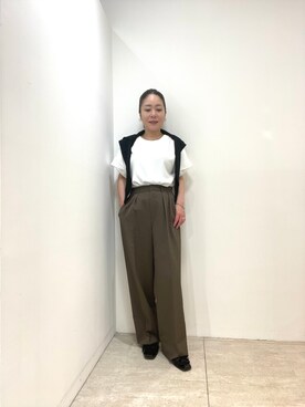 「UNTITLED（アンタイトル）の【9色展開/アンサンブル可】コットンクルーネックカーディガン（カーディガン/ボレロ、ブラック系）」を使った、wachi1000さん（レディース）の夏コーディネート