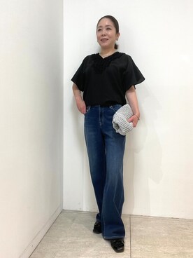 「UNTITLED（アンタイトル）の【接触冷感/通気性/洗える】Vネックフリルブラウス（シャツ/ブラウス、ブラック系）」を使った、wachi1000さん（レディース）の夏コーディネート