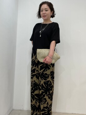 「UNTITLED（アンタイトル）の【ウエストゴム】リーフプリントワイドパンツ（その他パンツ、ベージュ系）」を使った、wachi1000さん（レディース）の夏コーディネート