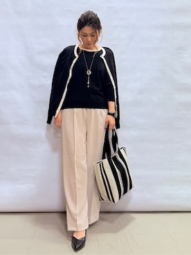 「SHOO・LA・RUE（シューラルー）の【洗濯機可/アンサンブル可】パール×ビジューがきらめく 上品クルーネックカーディガン（カーディガン/ボレロ、ブラック系）」を使った、fuuさん（レディース・156cm）の冬コーディネート