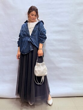 「SHOO・LA・RUE（シューラルー）の【洗濯機可/体型カバー】こなれ感をプラスする ライトオンスデニムシャツ（シャツ/ブラウス、ブルー系）」を使った、fuuさん（レディース・156cm）の春コーディネート