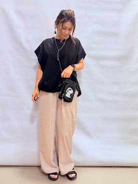 「SHOO・LA・RUE（シューラルー）の【洗濯機可/体型カバー】インせずこなれる ふんわり裾バルーントップス（Tシャツ/カットソー、ブラック系）」を使った、fuuさん（レディース・156cm）の夏コーディネート
