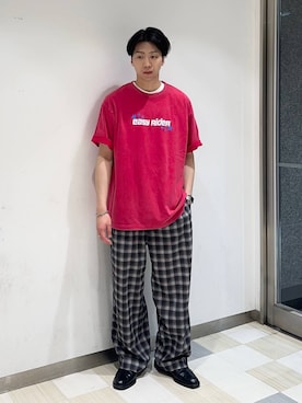 「niko and...（ニコアンド）の【接触冷感】ライトドライイージーパンツ（その他パンツ、グレー系）」を使った、大空さん（メンズ・176cm）の夏コーディネート