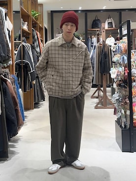 「アイテム（ニットキャップ/ビーニー、レッド系）」を使った、大空さん（メンズ・176cm）の秋コーディネート