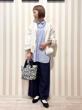 「SHOO・LA・RUE（シューラルー）の【防風/撥水/S-LL】お顔回りすっきり見え　Vネックバルーンブルゾン（ブルゾン、ホワイト系）」を使った、masuyo1219さん（レディース・163cm）の春コーディネート