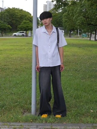 「ONCILY（オンシェリー）のSILVER BUTTON REGULAR COLLAR SHIRT / シルバーボタンレギュラーカラーシャツ（シャツ/ブラウス）」を使った、中村瑞輝(みずきち)さん（メンズ・176cm）の夏コーディネート